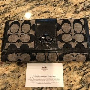 COACH Black Signature Wallet - AUTHENTIC